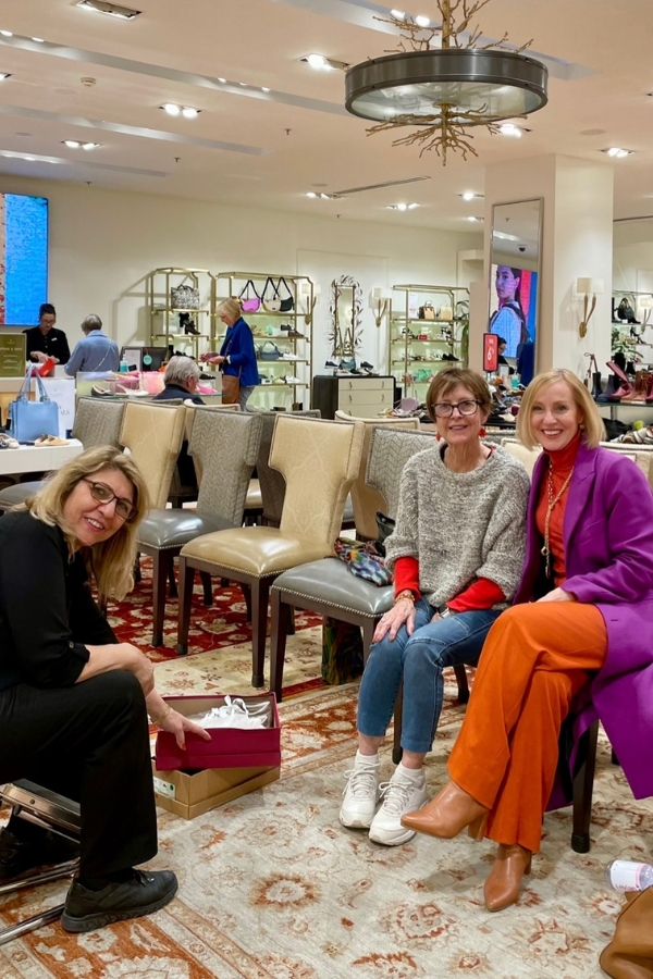 personal shopping in sydney with certified image consultant Ann Vodicka an expert in helping you find the colours and styles of clothes you love whether you're shopping for clothes or accessories we can be your personal shopper